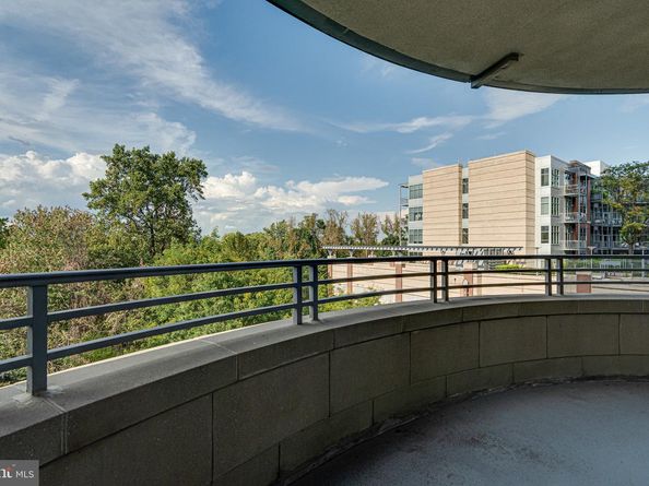8220 Crestwood Heights Drive 316, Mclean VA 22102