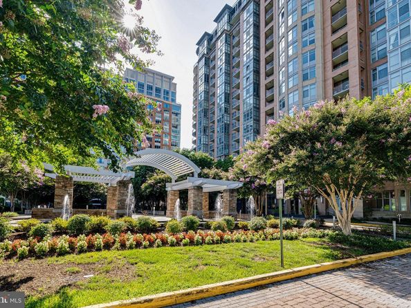 8220 Crestwood Heights Drive 316, Mclean VA 22102