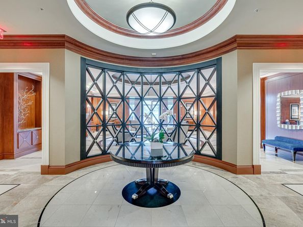 8220 Crestwood Heights Drive 316, Mclean VA 22102