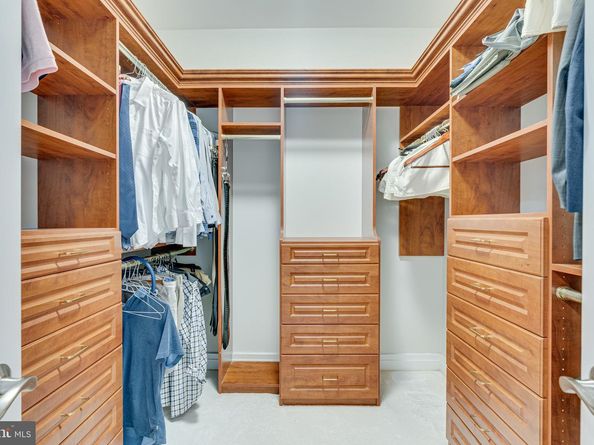 8220 Crestwood Heights Drive 316, Mclean VA 22102