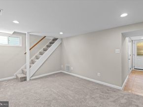 906 17TH Street S, Arlington VA 22202