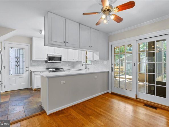 906 17TH Street S, Arlington VA 22202