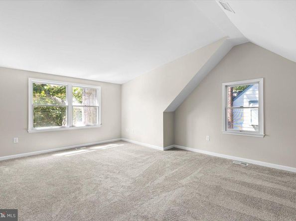 906 17TH Street S, Arlington VA 22202