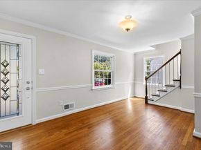 906 17TH Street S, Arlington VA 22202