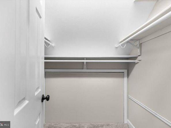 906 17TH Street S, Arlington VA 22202