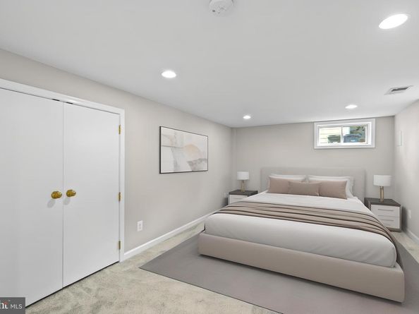 906 17TH Street S, Arlington VA 22202