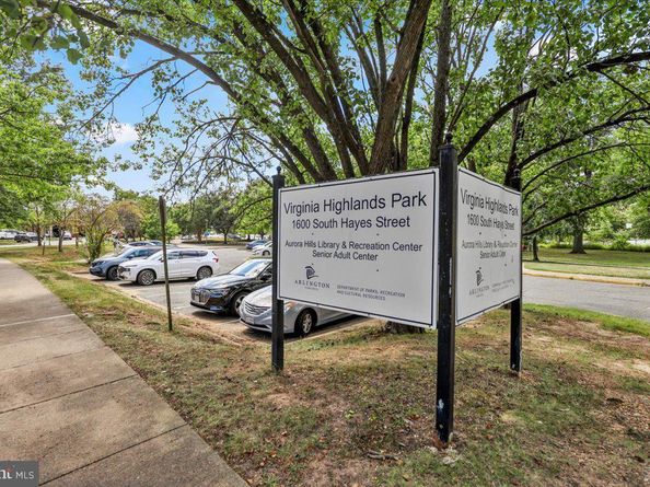906 17TH Street S, Arlington VA 22202