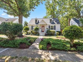 906 17TH Street S, Arlington VA 22202