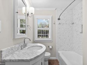 906 17TH Street S, Arlington VA 22202