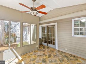906 17TH Street S, Arlington VA 22202
