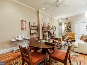 2049 Walnut Street 1R, Philadelphia PA 19103