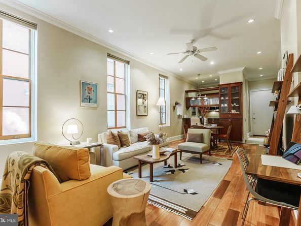 2049 Walnut Street 1R, Philadelphia PA 19103