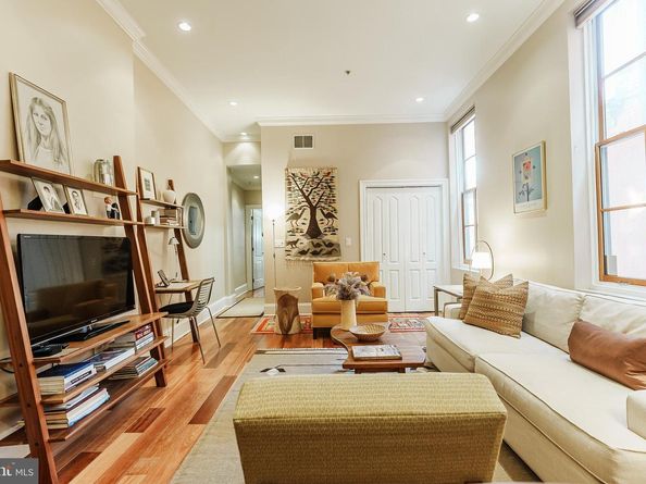 2049 Walnut Street 1R, Philadelphia PA 19103