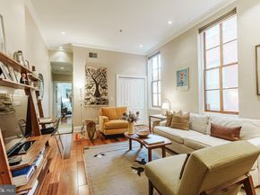 2049 Walnut Street 1R, Philadelphia PA 19103
