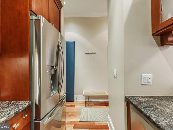 2049 Walnut Street 1R, Philadelphia PA 19103