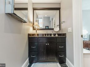 2049 Walnut Street 1R, Philadelphia PA 19103