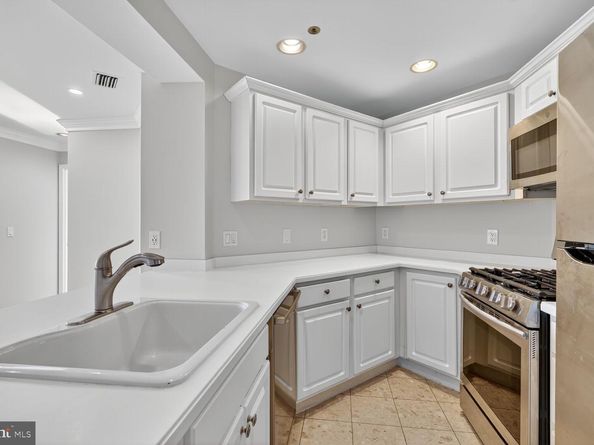 1050 N Stuart Street 701, Arlington VA 22201