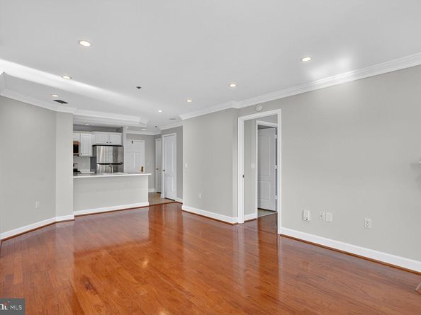 1050 N Stuart Street 701, Arlington VA 22201