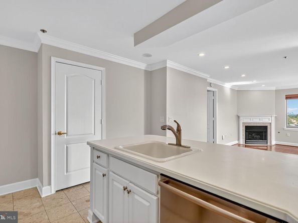 1050 N Stuart Street 701, Arlington VA 22201