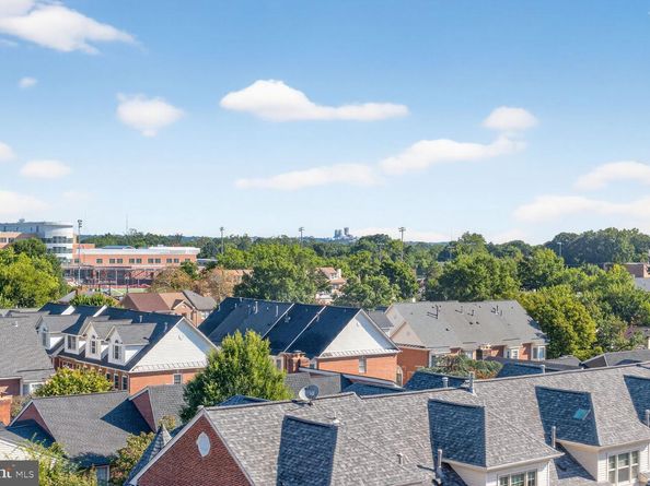 1050 N Stuart Street 701, Arlington VA 22201