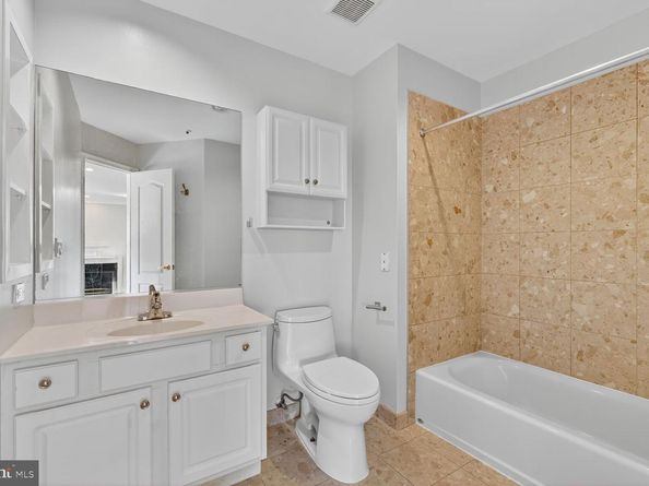 1050 N Stuart Street 701, Arlington VA 22201