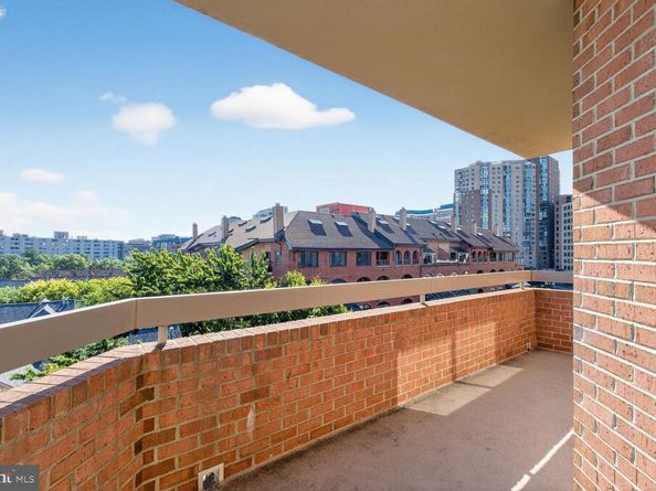 1050 N Stuart Street 701, Arlington VA 22201