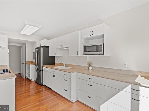 1250 S Washington Street 124, Alexandria VA 22314