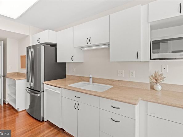 1250 S Washington Street 124, Alexandria VA 22314