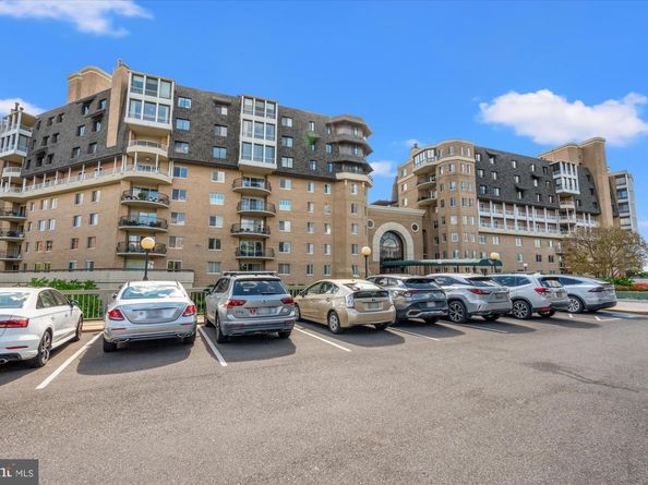 1250 S Washington Street 124, Alexandria VA 22314