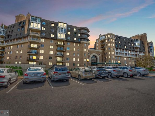 1250 S Washington Street 124, Alexandria VA 22314