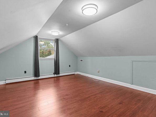 216 Buttonwood Drive, Langhorne PA 19053
