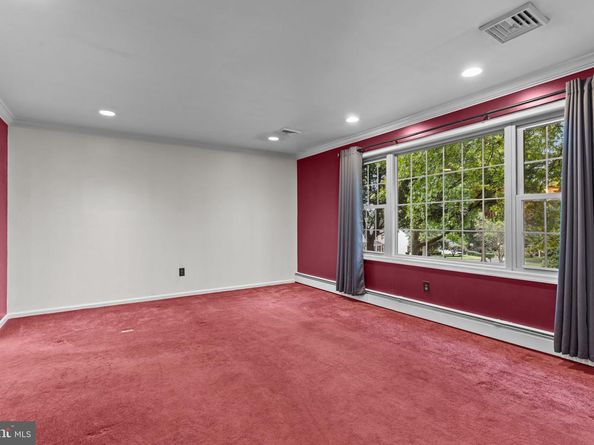 216 Buttonwood Drive, Langhorne PA 19053