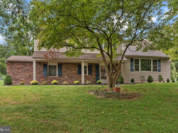 216 Buttonwood Drive, Langhorne PA 19053