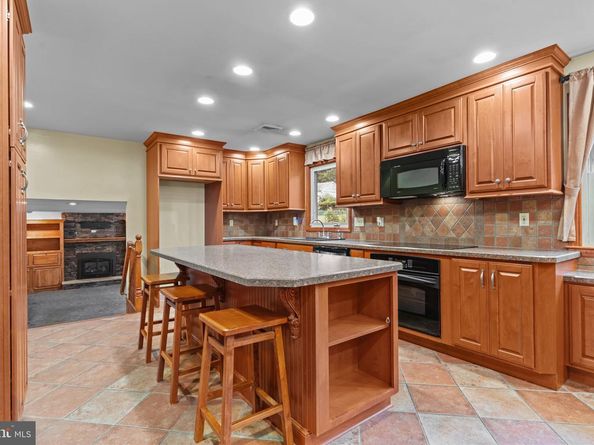 216 Buttonwood Drive, Langhorne PA 19053