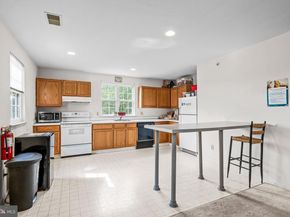 405 W Wayne Avenue, Wayne PA 19087