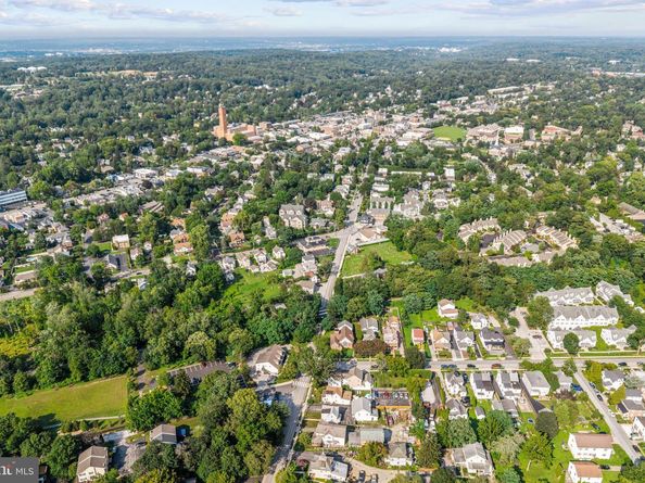 405 W Wayne Avenue, Wayne PA 19087