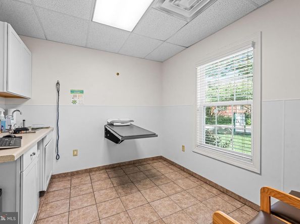 405 W Wayne Avenue, Wayne PA 19087