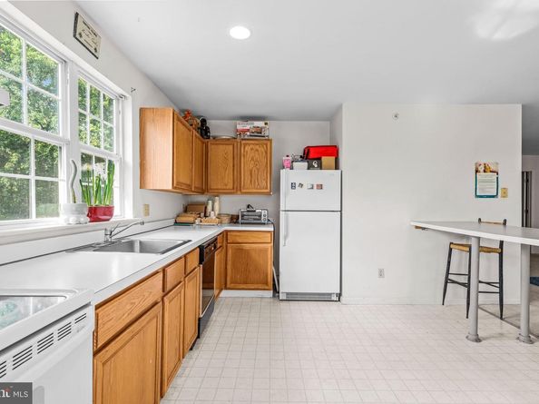 405 W Wayne Avenue, Wayne PA 19087