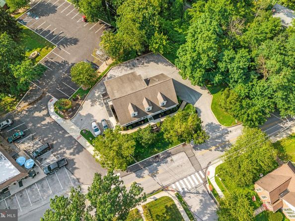 405 W Wayne Avenue, Wayne PA 19087