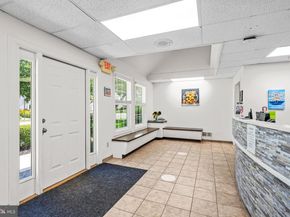405 W Wayne Avenue, Wayne PA 19087