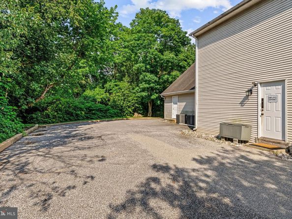 405 W Wayne Avenue, Wayne PA 19087