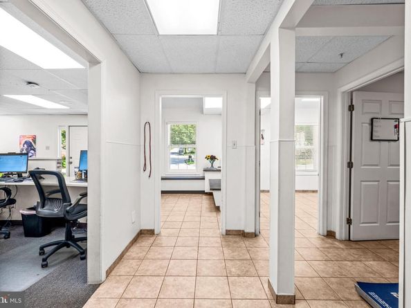 405 W Wayne Avenue, Wayne PA 19087