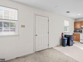 405 W Wayne Avenue, Wayne PA 19087