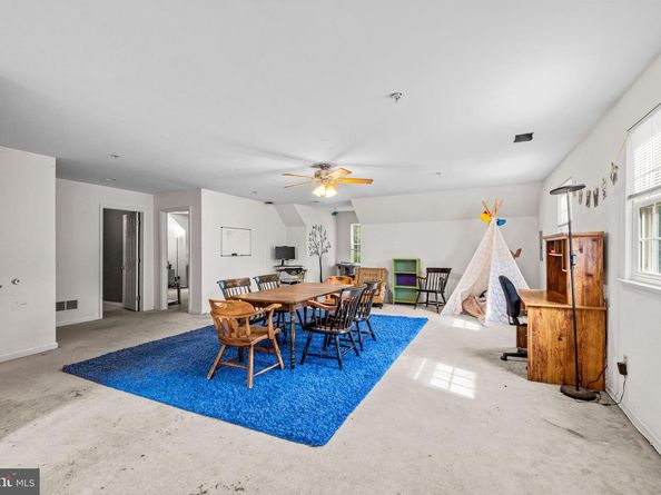 405 W Wayne Avenue, Wayne PA 19087