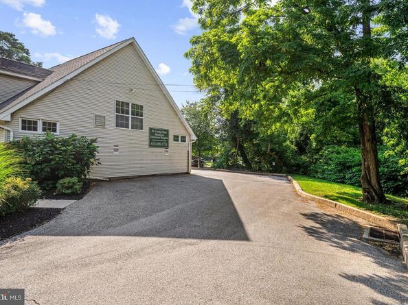 405 W Wayne Avenue, Wayne PA 19087