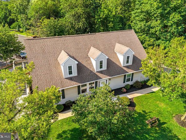 405 W Wayne Avenue, Wayne PA 19087