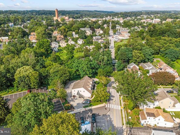 405 W Wayne Avenue, Wayne PA 19087