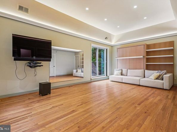 702 Belgrove Rd, Mclean VA 22101