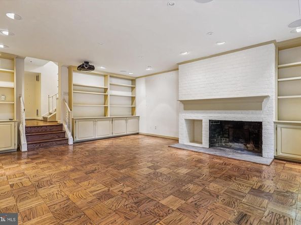 702 Belgrove Rd, Mclean VA 22101