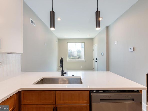 2048 3rd Street, Philadelphia PA 19122